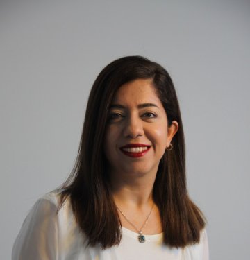 Parisa Rezaye Khoda, Salesperson